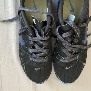 Nike - black - size 9 ladies; on guc